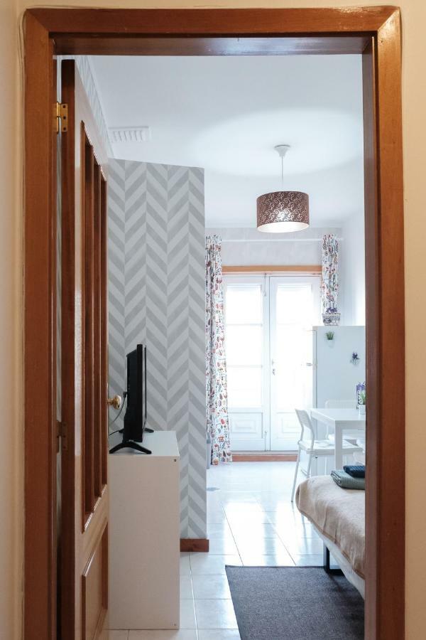 Apartment With Balcony In The Square 포르투 외부 사진